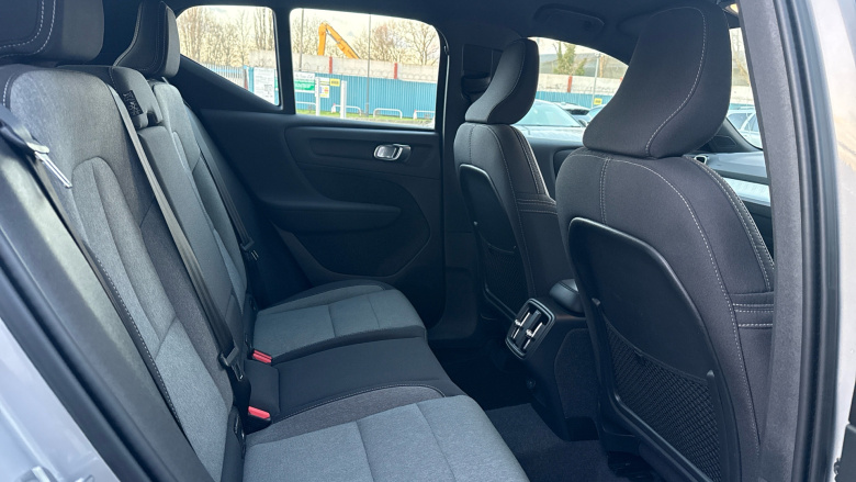 Volvo XC40 2.0 B3P Core 5dr Auto Petrol Estate